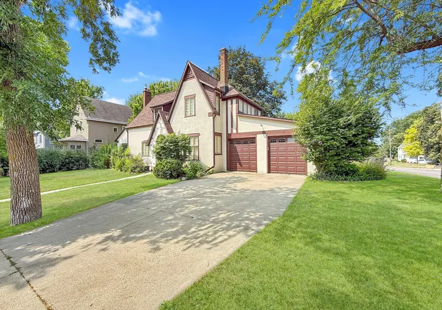 Photo 2 of Single family home for sale at 829 3rd Avenue, Madison, MN 56256 | MLS# 7116241 | Listing updated on 2026-09-12