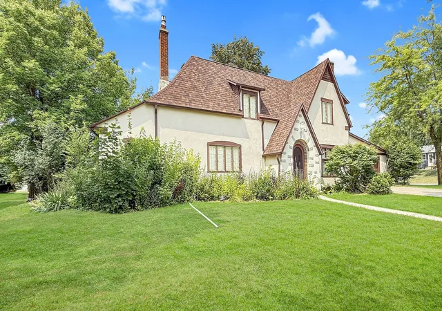 Photo 3 of Single family home for sale at 829 3rd Avenue, Madison, MN 56256 | MLS# 7116241 | Listing updated on 2026-09-12