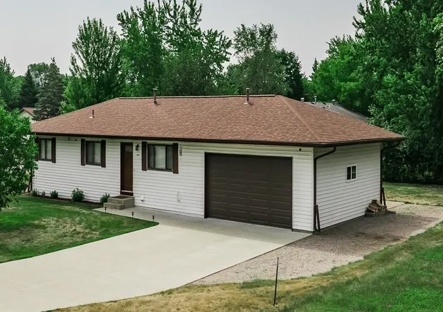 2nd image of 806 Callaway St E, Saint Joseph, MN 56374 | MLS# 7116244