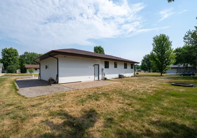 5th image of 806 Callaway St E, Saint Joseph, MN 56374 | MLS# 7116244