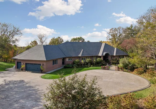 Photo 2 of Single family home for sale at 300 Salem Church Rd, Saint Paul, MN 55118 | MLS# 7116245 | Listing updated on 2026-10-21