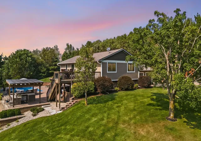 5th image of 746 Packer Dr, Hudson, WI 54016 | MLS# 7116250