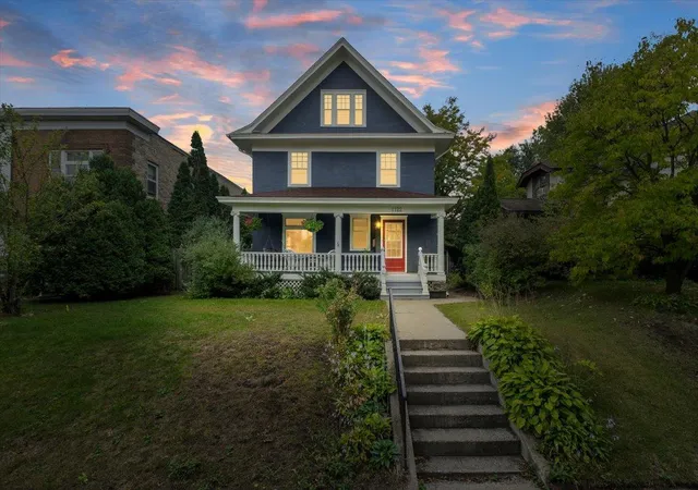 Photo 1 of Single family home for sale at 1122 Ashland Ave, Saint Paul, MN 55104 | MLS# 7116260 | Listing updated on 2026-10-07
