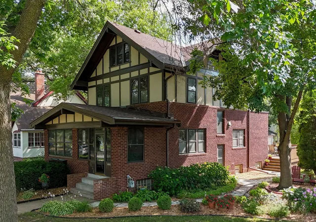 Photo 3 of Sale Pending at 1146 Ivy Ave E, Saint Paul, MN 55106 | MLS# 7116261 | Listing updated on 2026-08-17