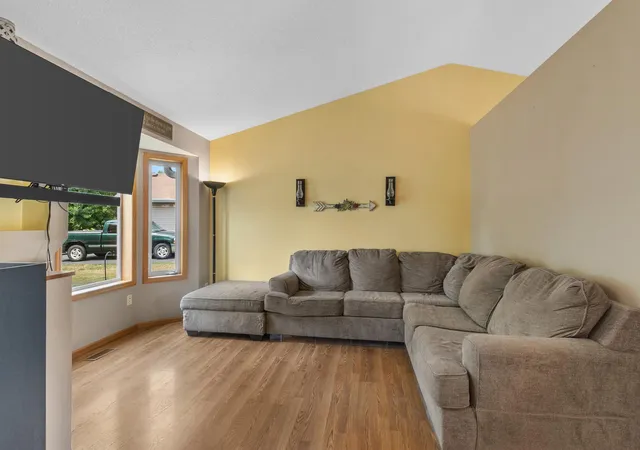 5th image of 1980 Bridgewater Blvd S, Cambridge, MN 55008 | MLS# 7116272