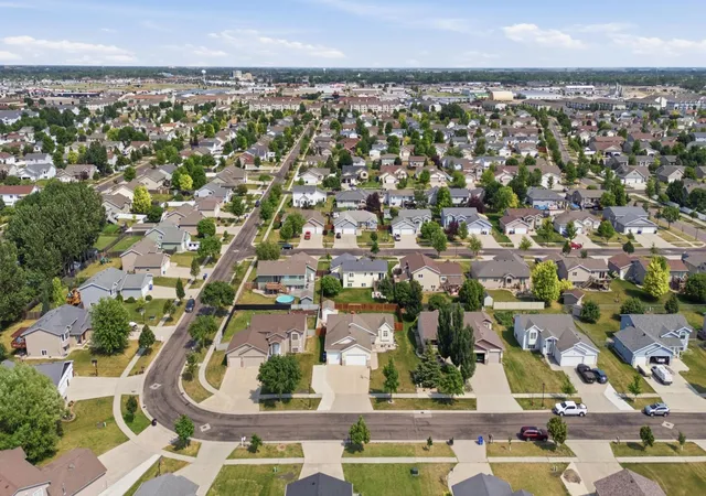 Photo 3 of Single family home for sale at 3532 Lincoln St S, Fargo, ND 58104 | MLS# 7116273 | Listing updated on 2026-10-26