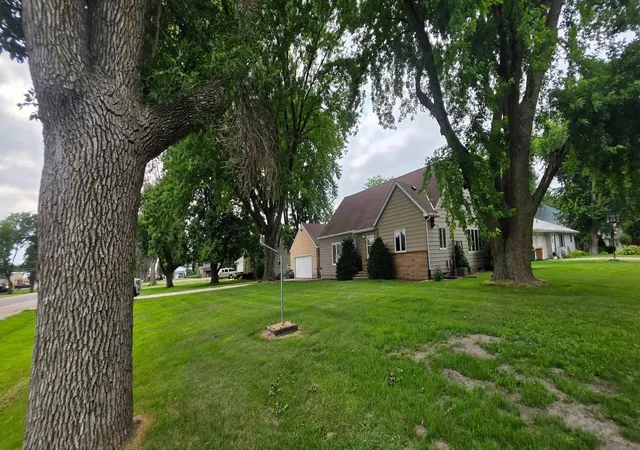 Photo 3 of Single family home for sale at 107 Park Ave E, Hollandale, MN 56045 | MLS# 7116290 | Listing updated on 2026-10-02