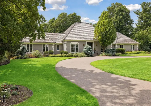 2nd image of 475 Highcroft Rd, Wayzata, MN 55391 | MLS# 7116296