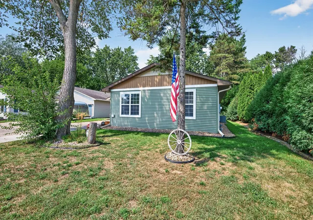 2nd image of 1623 Hwy 96 E, Saint Paul, MN 55110 | MLS# 7116333