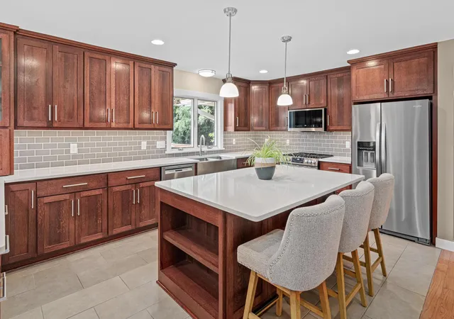 Photo 3 of Sale Pending at 1510 Archwood Rd, Hopkins, MN 55305 | MLS# 7116342 | Listing updated on 2026-08-31