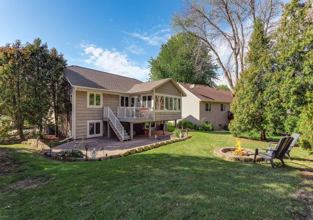 Photo 2 of Single family home for sale at 1235 Spring Hl Rd, Waconia, MN 55387 | MLS# 7116375 | Listing updated on 2026-09-19