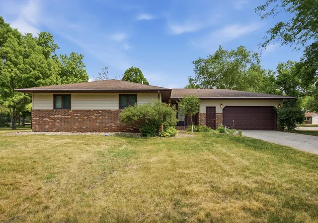 Photo 1 of Single family home for sale at 306 37th Avenue S, Moorhead, MN 56560 | MLS# 7116392 | Listing updated on 2026-10-18