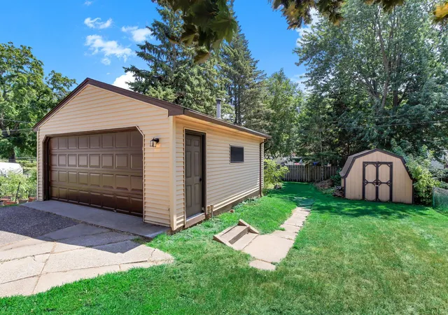 Photo 10 of Sale Pending at 1870 Highway 96 E, Saint Paul, MN 55110 | MLS# 7116401 | Listing updated on 2026-08-18