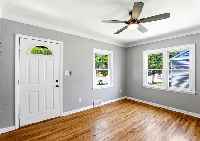 Photo 2 of Sale Pending at 1870 Highway 96 E, Saint Paul, MN 55110 | MLS# 7116401 | Listing updated on 2026-08-18