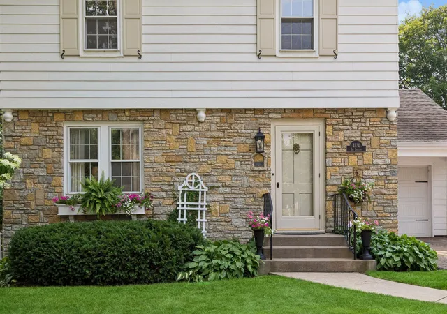 Photo 2 of Sale Pending at 4124 Raleigh Ave, Saint Louis Park, MN 55416 | MLS# 7116412 | Listing updated on 2026-10-09