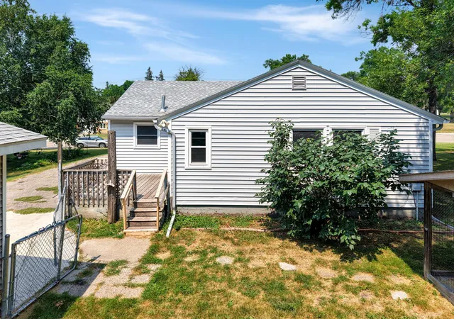 2nd image of 815 1st St Se, Elbow Lake, MN 56531 | MLS# 7116421