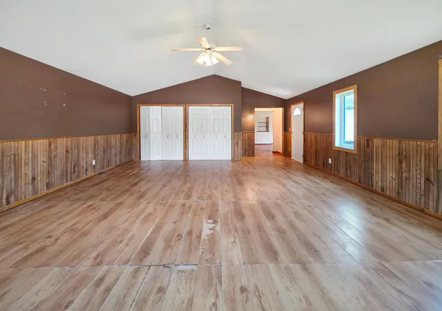 Photo 4 of Single family home for sale at 815 1st Street SE, Elbow Lake, MN 56531 | MLS# 7116421 | Listing updated on 2026-09-29