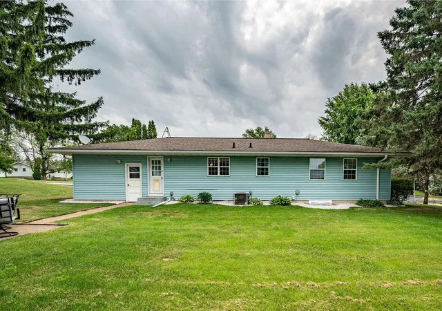2nd image of 1205 Debra St, Ellsworth, WI 54011 | MLS# 7116427
