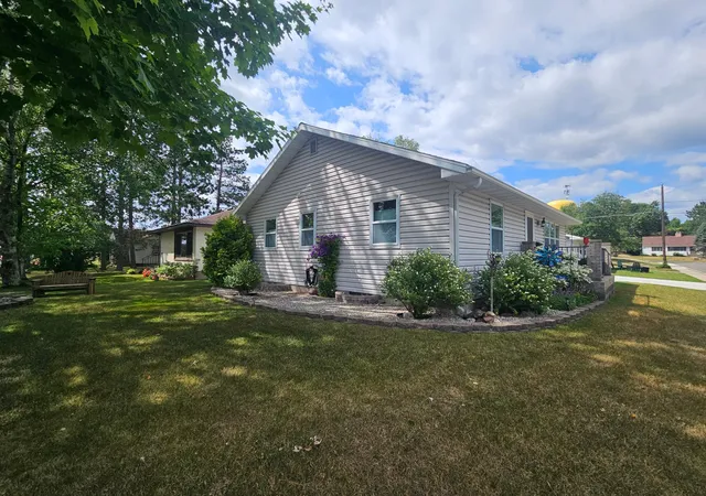 35th image of 701 N Auburn Ave, Eveleth, MN 55734 | MLS# 7116443