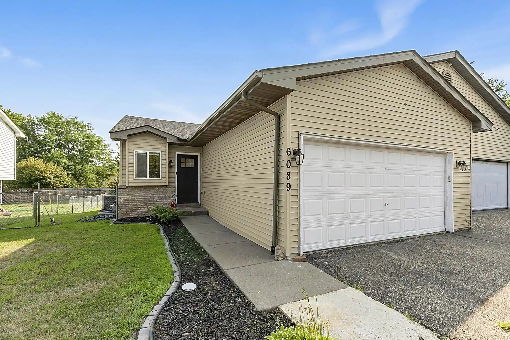 Listing Photo 1 - Condo for sale in 6089 Mill Run Rd located at 6089 Mill Run Rd, Monticello, MN 55362 - Unit 6089 Ml Run Rd