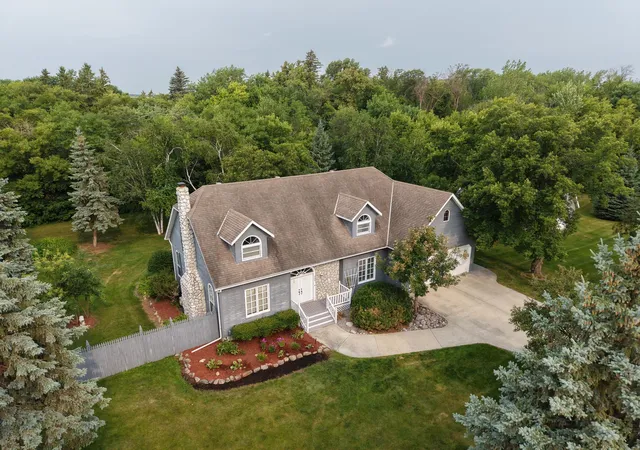 Photo 1 of Single family home for sale at 701 3rd Avenue Ne, Roseau, MN 56751 | MLS# 7116486 | Listing updated on 2026-09-01