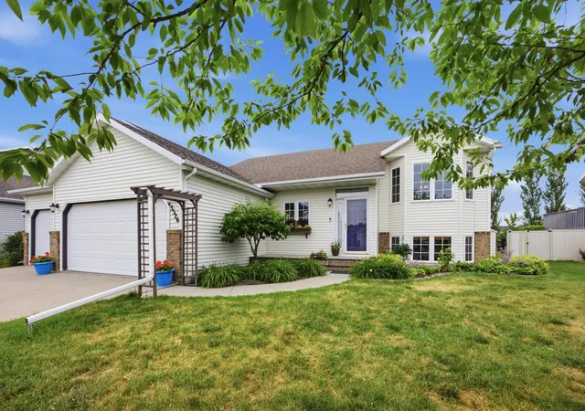 Photo 3 of Sale Pending at 3526 46th Avenue S, Fargo, ND 58104 | MLS# 7116501 | Listing updated on 2026-10-02