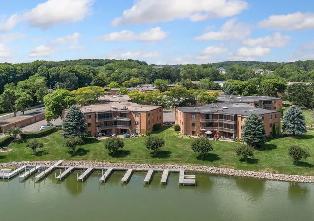 2nd image of 5420 Three Points Blvd, Mound, MN 55364