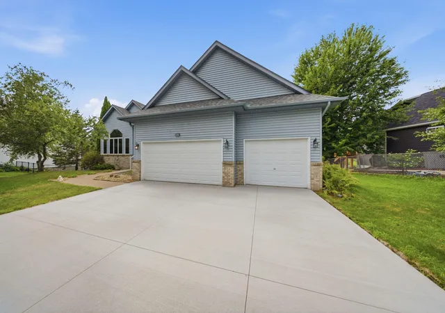 Photo 2 of Single family home for sale at 4852 Hillvale Ave N, Saint Paul, MN 55128 | MLS# 7116532 | Listing updated on 2026-09-06