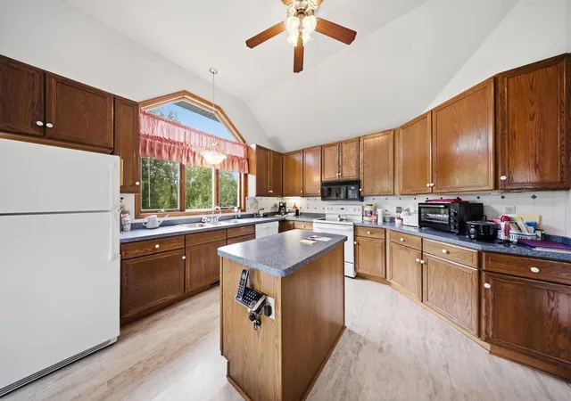 Photo 4 of Single family home for sale at 4852 Hillvale Ave N, Saint Paul, MN 55128 | MLS# 7116532 | Listing updated on 2026-09-06