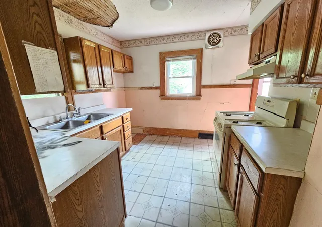 Photo 3 of Single family home for sale at 3904 Clinton Ave, Minneapolis, MN 55409 | MLS# 7116565 | Listing updated on 2026-09-03