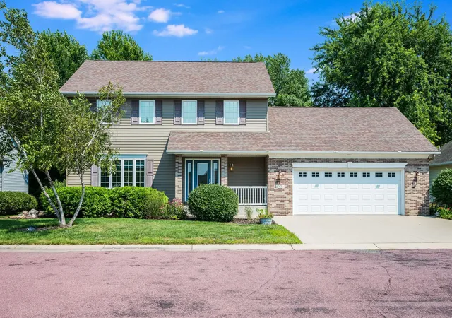 Photo 2 of Single family home for sale at 47 Eagle Ridge Trl, North Mankato, MN 56003 | MLS# 7116580 | Listing updated on 2026-09-05