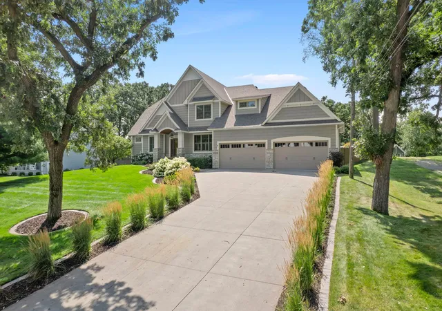 3rd image of 15413 Robinwood Dr, Minnetonka, MN 55345 | MLS# 7116608