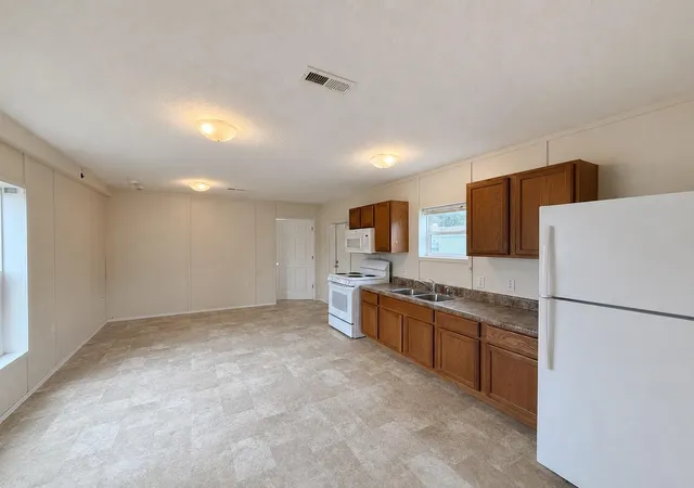 Photo 4 of Single family home for sale at 12 Raasch Ranch, Zumbrota, MN 55992 | MLS# 7116614 | Listing updated on 2026-08-10