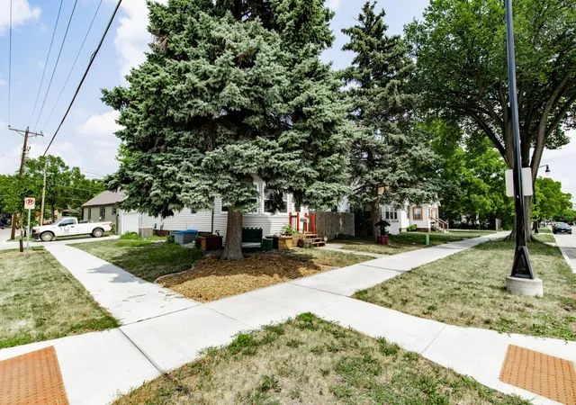 Photo 2 of Single family home for sale at 723 6th Avenue N, Fargo, ND 58102 | MLS# 7116623 | Listing updated on 2026-09-02