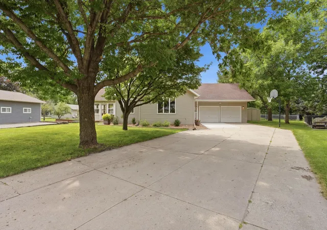 Photo 1 of Single family home for sale at 805 26th Avenue Sw, Willmar, MN 56201 | MLS# 7116629 | Listing updated on 2026-09-06