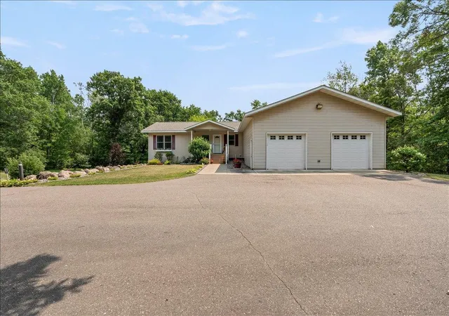 Photo 4 of Sale Pending at 13682 Oak Holw Rd, Brainerd, MN 56401 | MLS# 7116636 | Listing updated on 2026-08-24