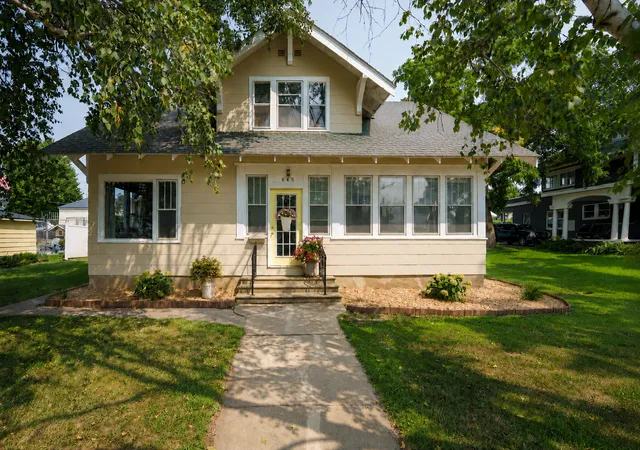 1st image of 645 S Main St, Zumbrota, MN 55992 | MLS# 7116670