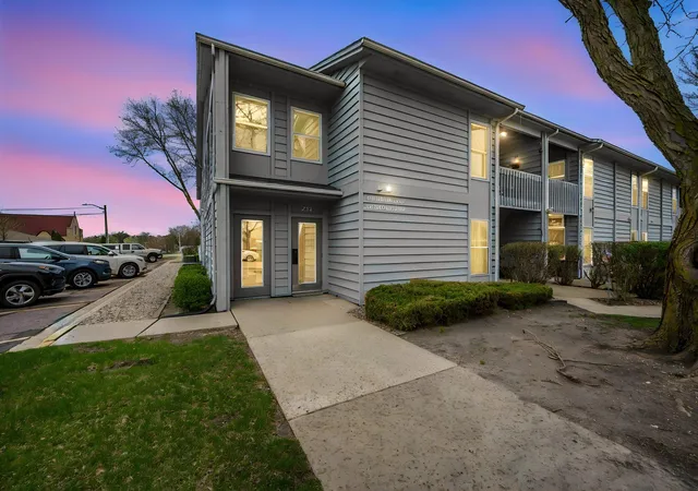 Photo 1 of Single family home for sale at 232 S Dewey St #101, Fairmont, MN 56031 | MLS# 7116671 | Listing updated on 2026-08-27