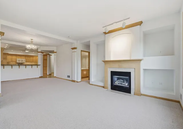 Photo 4 of Condo for sale at 11460 Fairfield Rd W #303, Minnetonka, MN 55305 | MLS# 7116678 | Listing updated on 2026-10-28