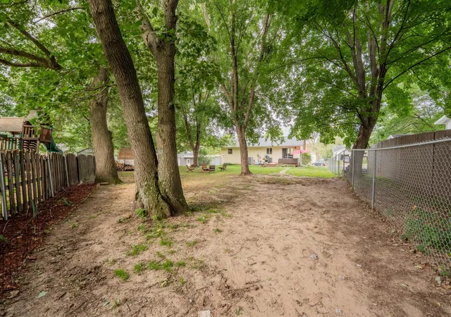 43rd image of 1127 5th St E, Altoona, WI 54720 | MLS# 7116694