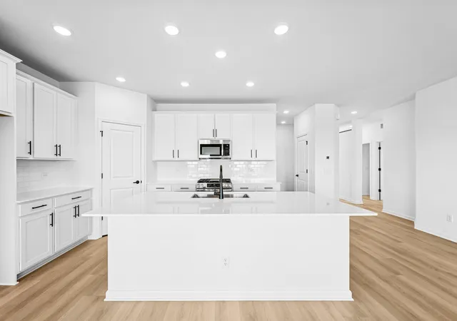 3rd image of 1494 Tyrone Dr, Shakopee, MN 55379 | MLS# 7116699