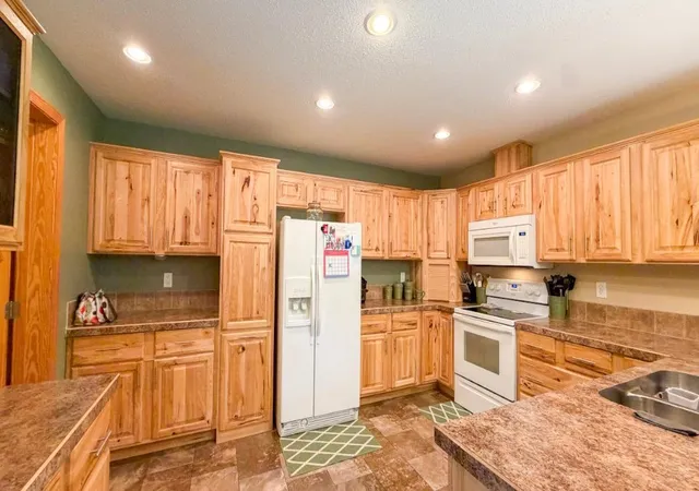 Photo 4 of Single family home for sale at 5252 Elmwood Ct NE, Bemidji, MN 56601 | MLS# 7116700 | Listing updated on 2026-10-02