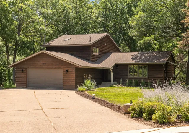 Photo 1 of Sale Pending at 17870 Jaguar Cir, Lakeville, MN 55044 | MLS# 7116702 | Listing updated on 2026-08-06