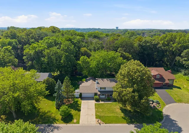 Photo 2 of Single family home for sale at 7610 Heritage Rd, Eden Prairie, MN 55346 | MLS# 7116708 | Listing updated on 2026-09-04