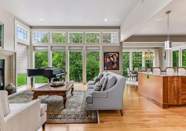 2nd image of 2224 Portico Grn, Wayzata, MN 55391 | MLS# 7116721