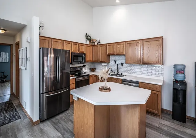 Photo 4 of Single family home for sale at 8379 143rd Street W, Saint Paul, MN 55124 | MLS# 7116732 | Listing updated on 2026-08-31