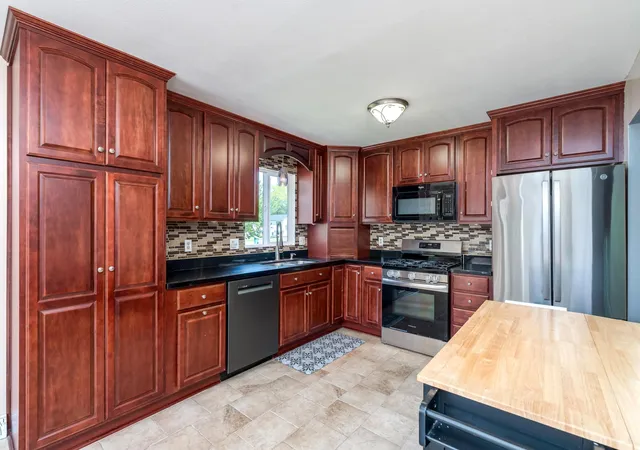 3rd image of 225 20Th St Nw, Owatonna, MN 55060 | MLS# 7116740