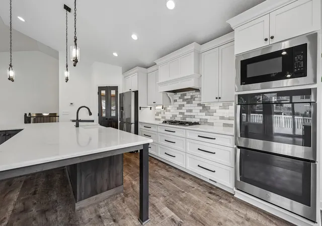 2nd image of 3460 Commonwealth Ave, Saint Paul, MN 55125 | MLS# 7116743