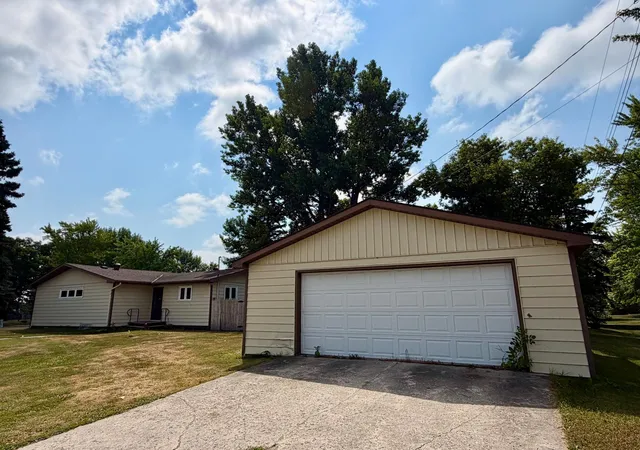 Photo 3 of Single family home for sale at 702 Champagne Ave SW, Red Lake Falls, MN 56750 | MLS# 7116744 | Listing updated on 2026-10-22