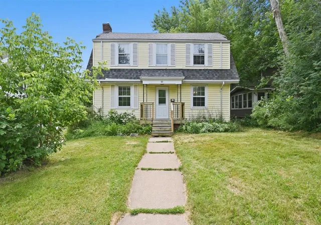 1st image of 611 Lincoln Pkwy, Duluth, MN 55806 | MLS# 7116754
